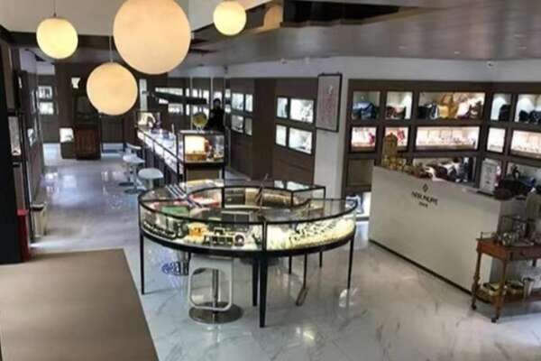 兰陵县寄卖奢侈品店